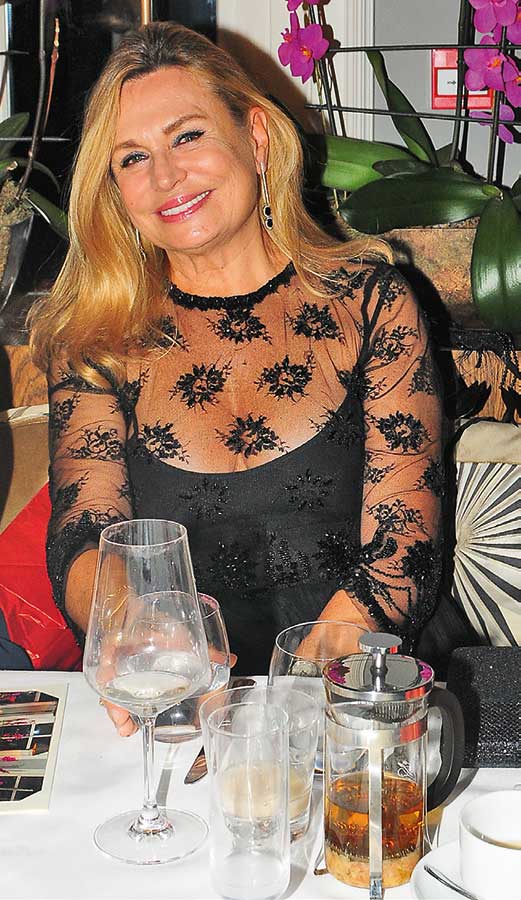 Boğaz'daki partiyle yeni yıla girdiler 