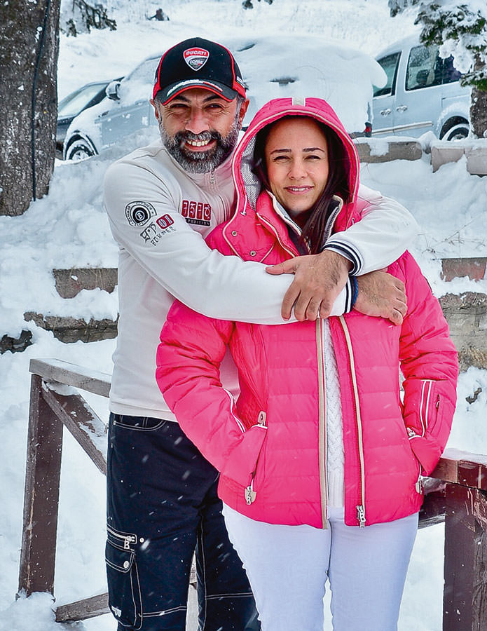 Sürpriz karla Uludağ'da kayak sezonu açıldı 