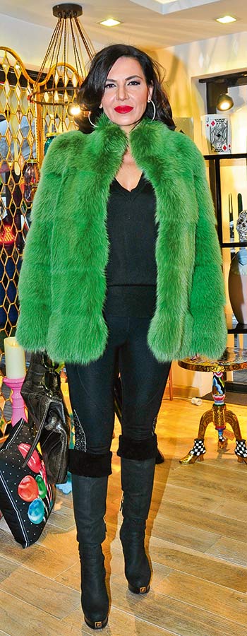 Mağazalarında parti verdiler