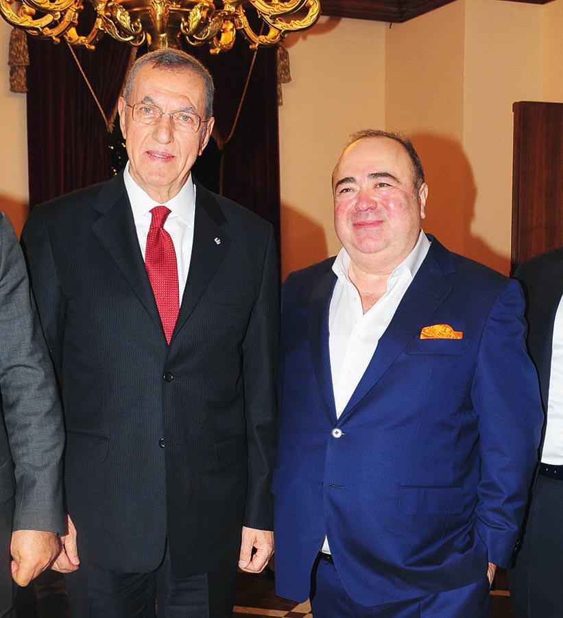 Yeni yılı dostlarıyla kutladılar 