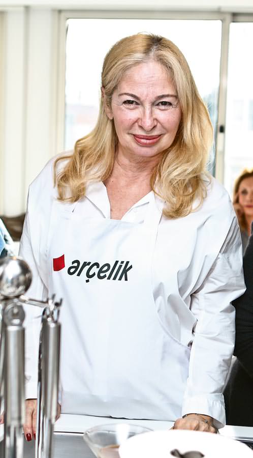 Yunan yemekleri yapmayı öğrendiler