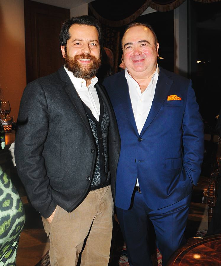 Yeni yılı dostlarıyla kutladılar 