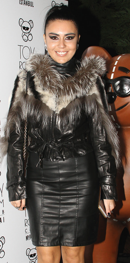 Ünlü gece kulübüne eğlenceli açılış