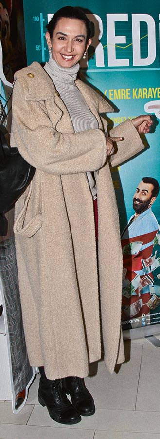 Kredi'yi izlemek için buluştular