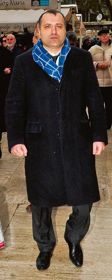 Halis Ağa gözyaşları içinde uğurlandı 