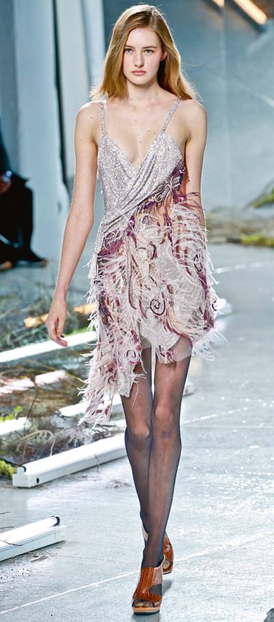 Podyumdan kırmızı halıya