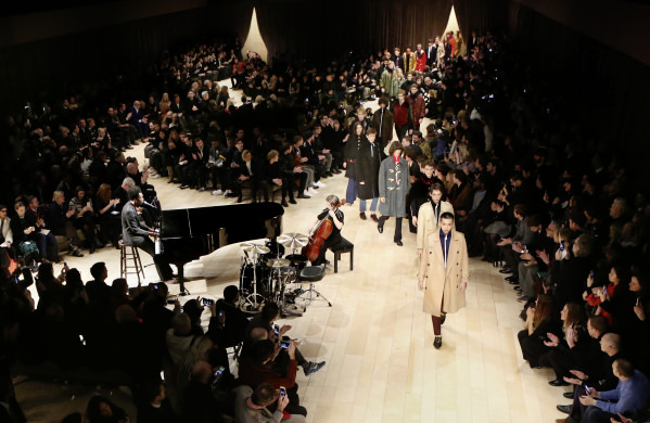 Burberry erkek giyim 2016 koleksiyonu
