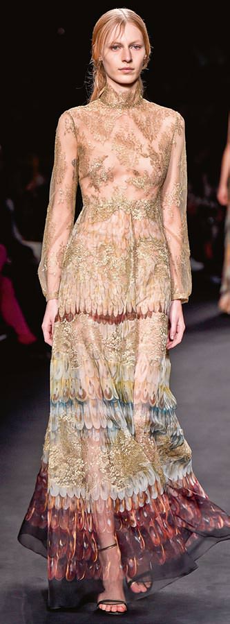 Podyumdan kırmızı halıya