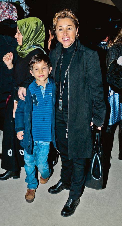 Tuvana'nın Yaz Gecesi Rüyası büyüledi 