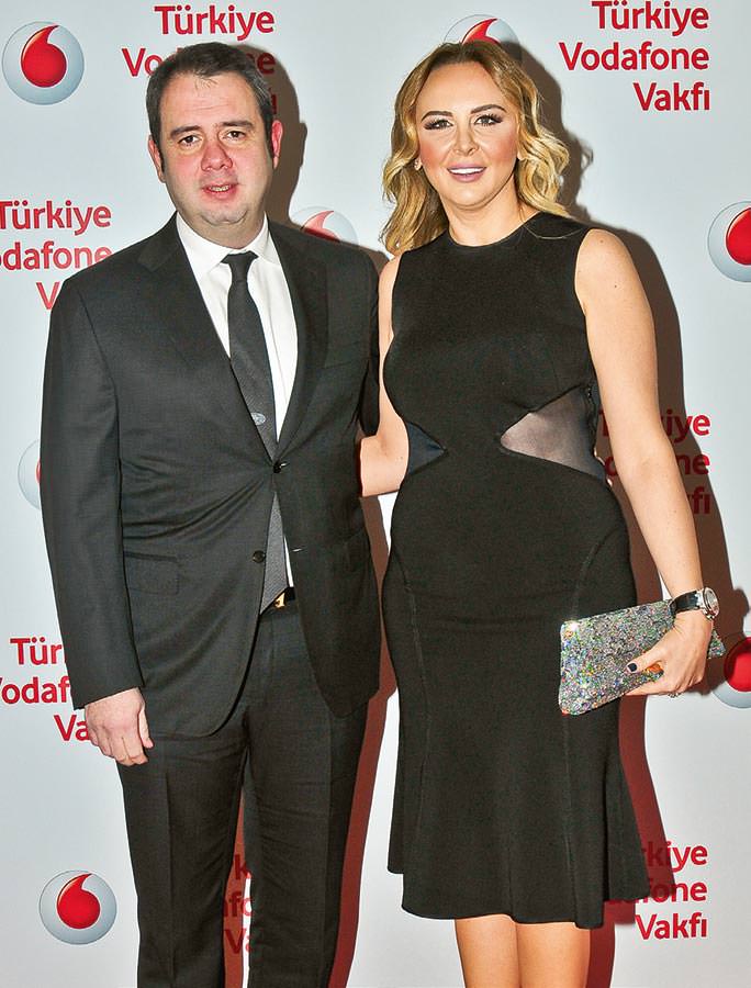 Ünlüler Türkiye Vodafone Vakfı'nın galasında buluştu