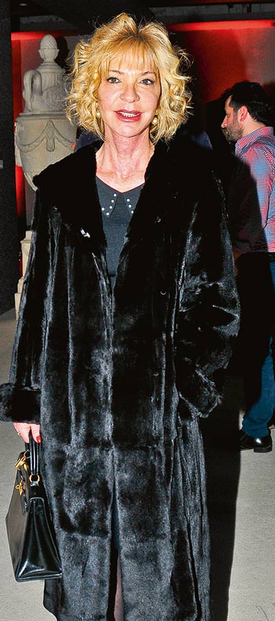 Tuvana'nın Yaz Gecesi Rüyası büyüledi 