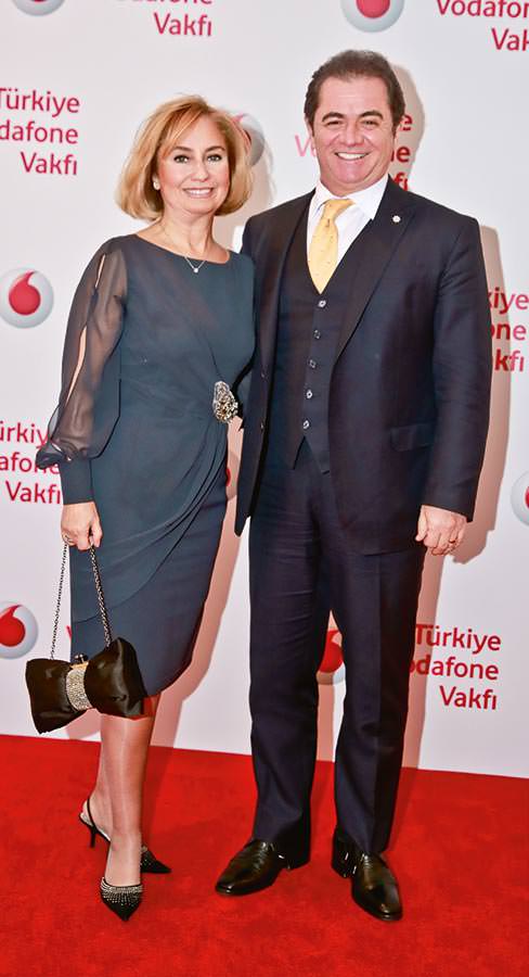 Ünlüler Türkiye Vodafone Vakfı'nın galasında buluştu