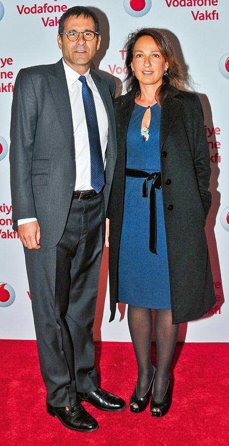 Ünlüler Türkiye Vodafone Vakfı'nın galasında buluştu