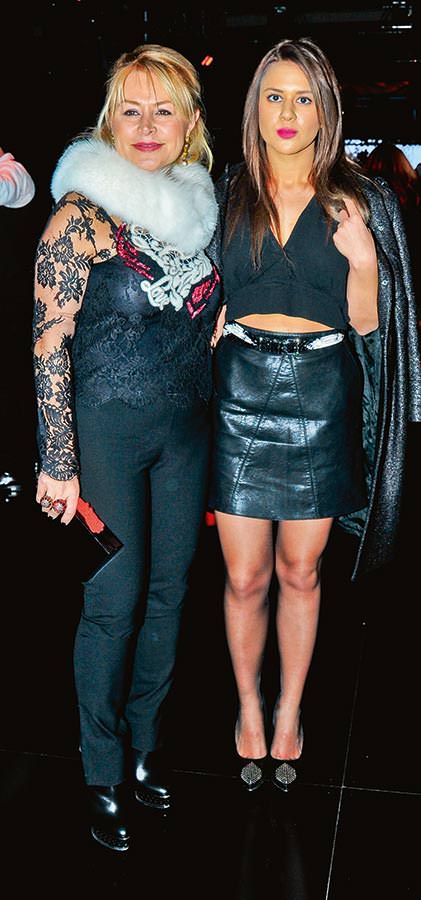 Tuvana'nın Yaz Gecesi Rüyası büyüledi 