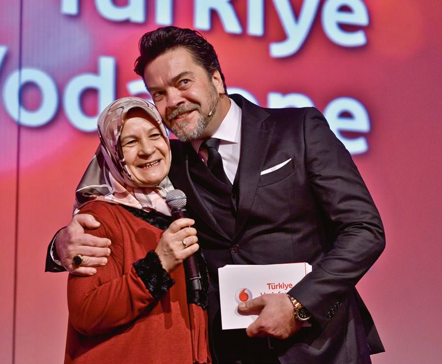 Ünlüler Türkiye Vodafone Vakfı'nın galasında buluştu