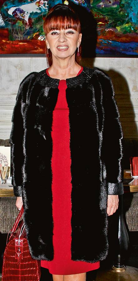 Genç sanatçı ve tasarımcılara kapılarını açtı 