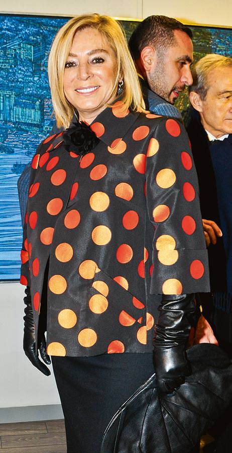 Resim sergisinde ünlüler buluştu