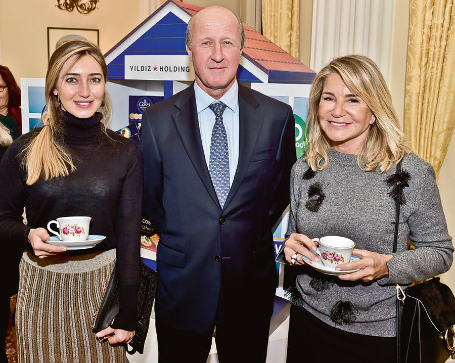 Birinci yıllarını çay saati ile kutladılar