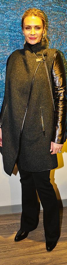 Resim sergisinde ünlüler buluştu