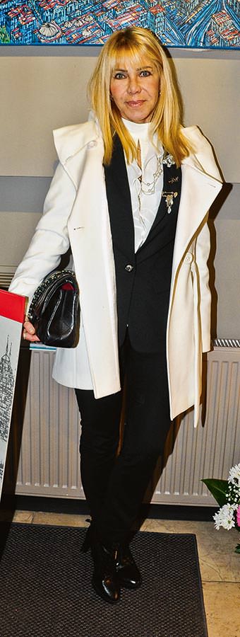 Resim sergisinde ünlüler buluştu