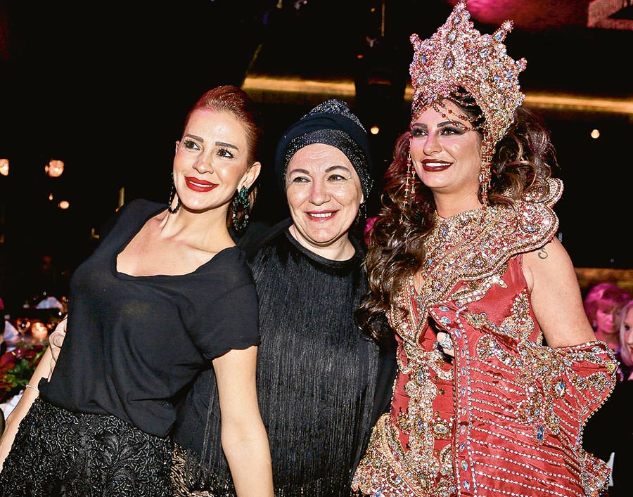 'Sultan Süreyya'ya görkemli kına