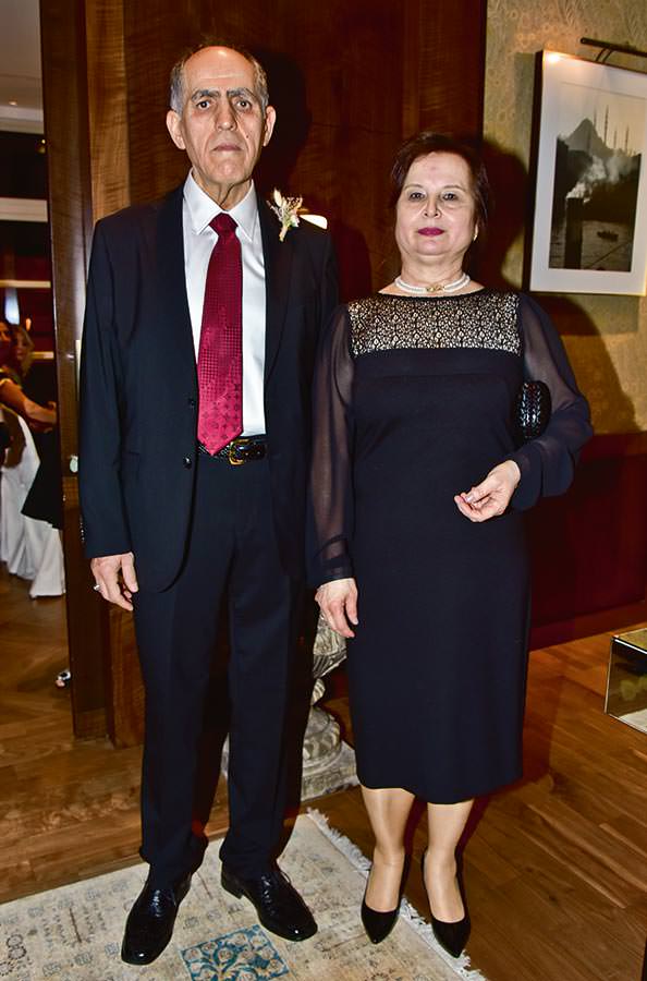 Kral dairesinde 'Evet' dediler