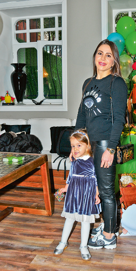 Çiftlik temalı parti ile yeni yaşını kutladı 