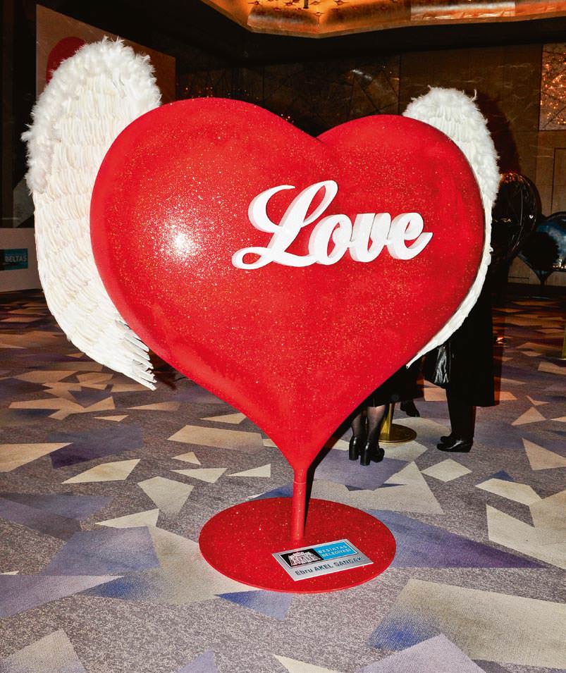 Ünlülerin kalpleri görücüye çıktı