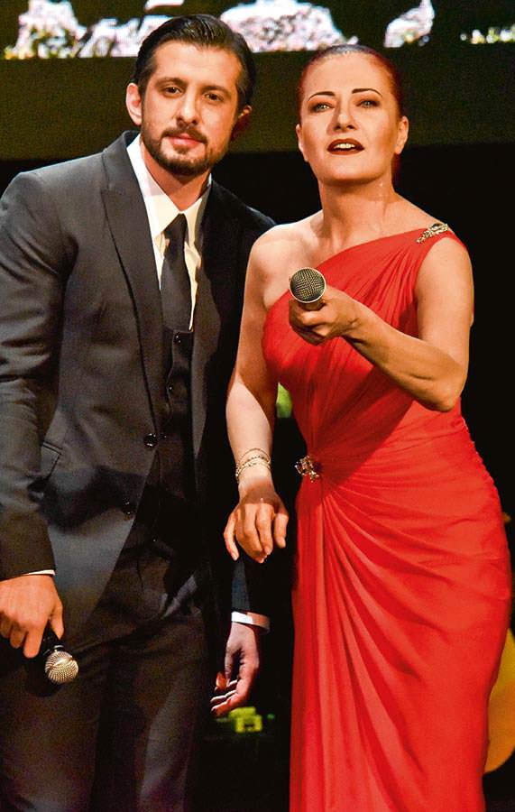 Ünlüler çocuklar için söyledi 