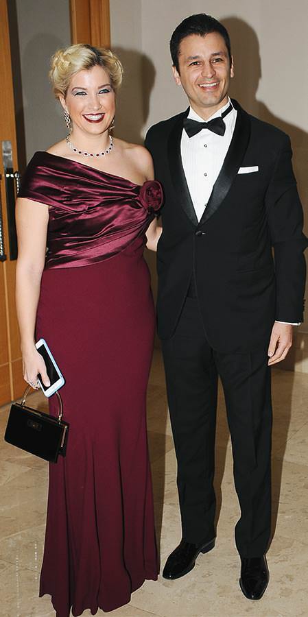 15. yıldönümüne düğün gibi kutlama