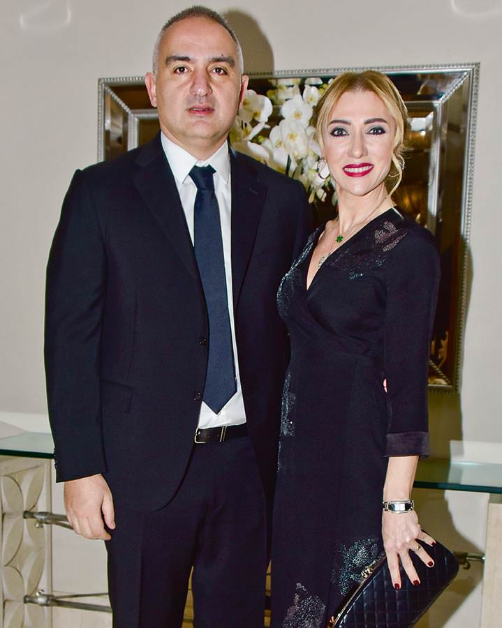 15. yıldönümüne düğün gibi kutlama