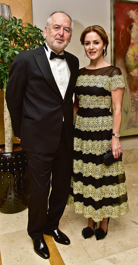 15. yıldönümüne düğün gibi kutlama