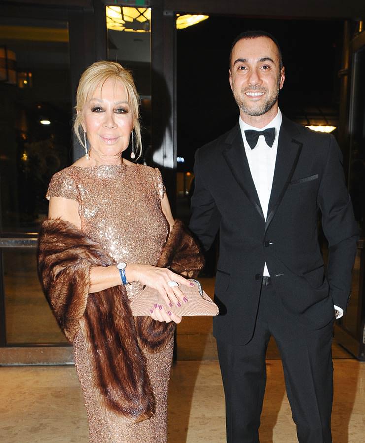 15. yıldönümüne düğün gibi kutlama