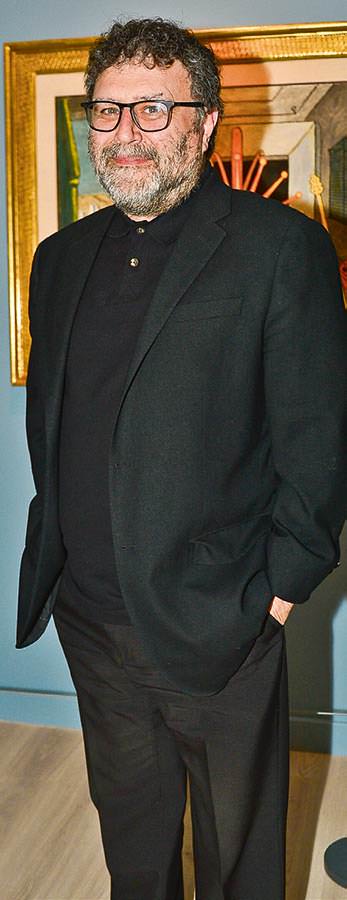 Pera'dan iki sergi birden