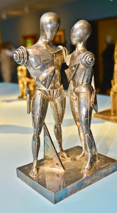 Pera'dan iki sergi birden