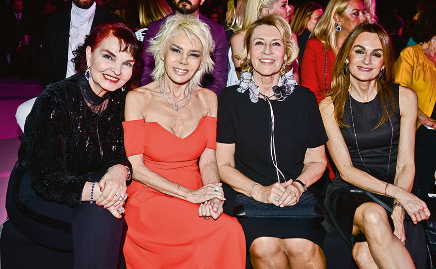 'White Line'a görkemli defile 