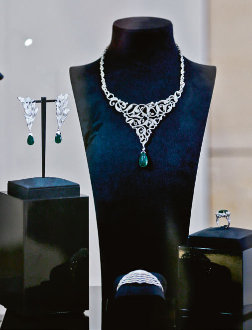 Mücevhere ilginç tanıtım 