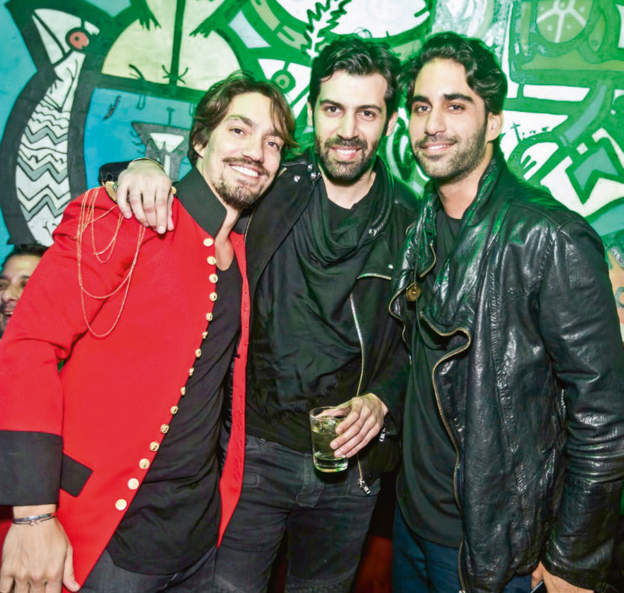 Renkli bir parti ile yeni yaşına girdi 