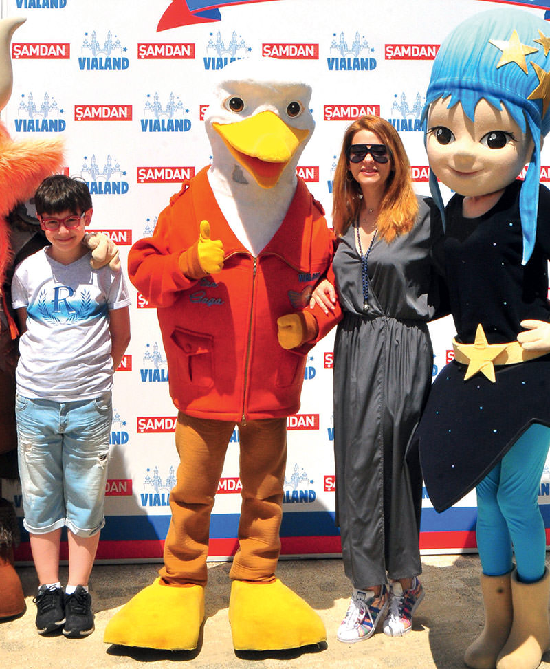 Ünlü isimler ve çocukları Vialand’de bir araya geldi