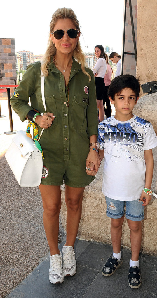 Ünlü isimler ve çocukları Vialand’de bir araya geldi