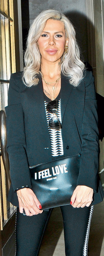 Tasarımlarını görücüye çıkardı