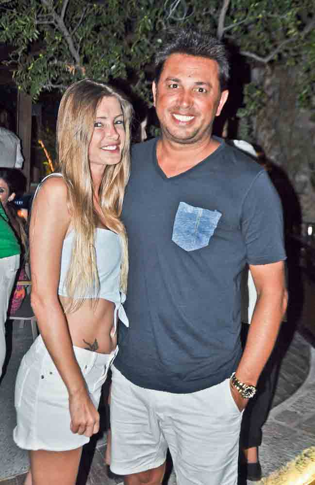 Alaçatı'nın yeni mekanı için renkli açılış 