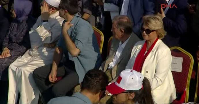 Ünlü isimler Demokrasi ve Şehitler mitinginde	