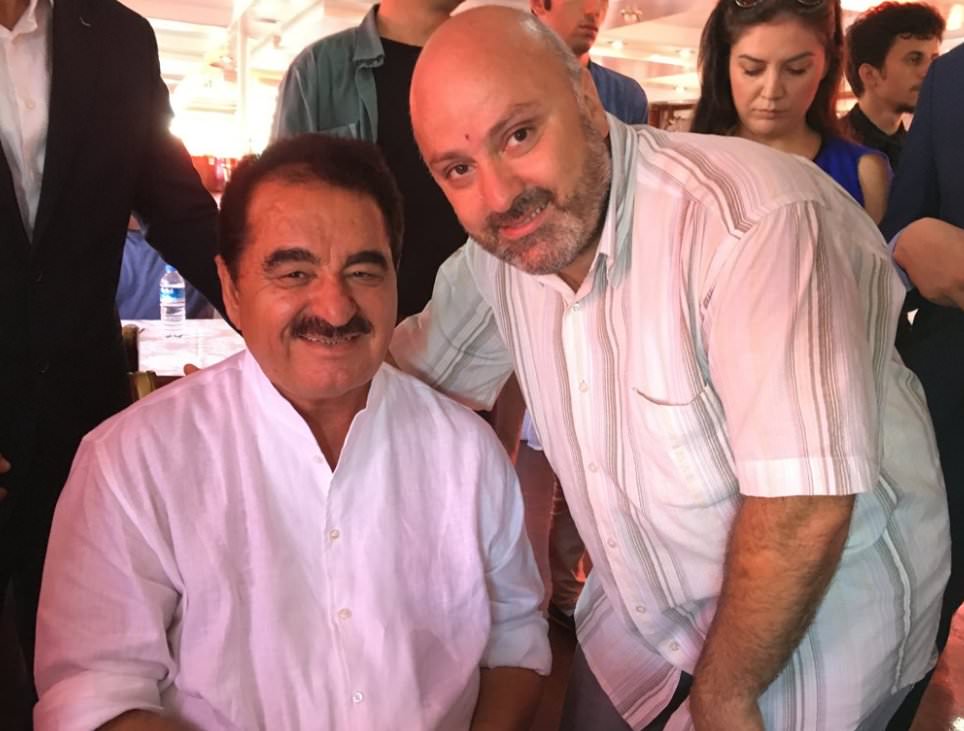 Ünlü isimler Demokrasi ve Şehitler mitinginde	