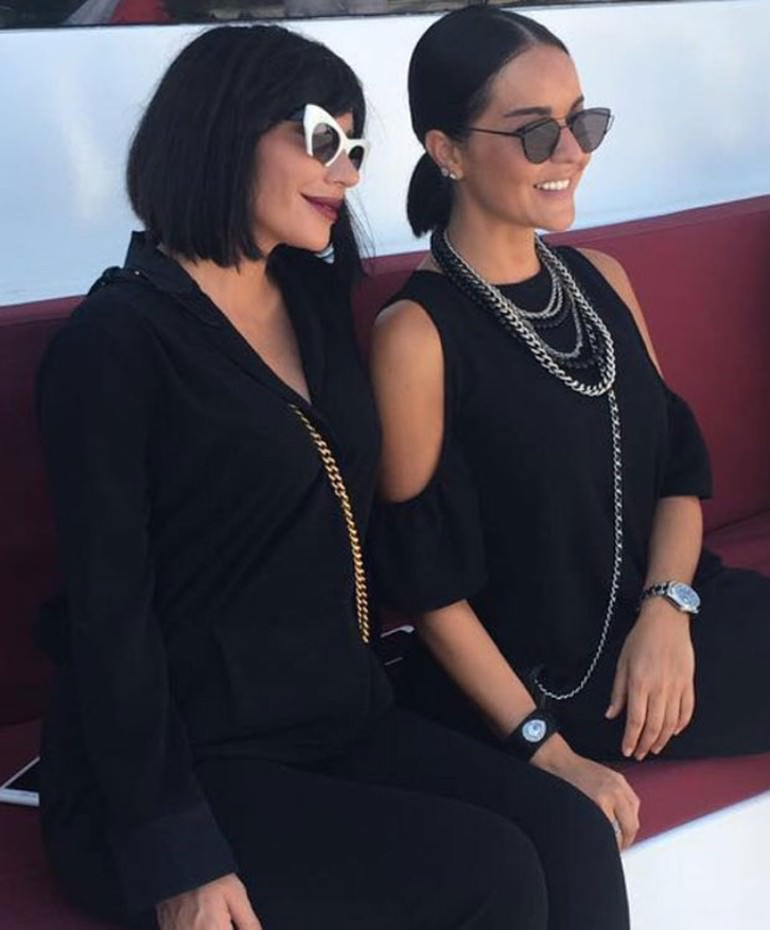 Ünlü isimler Demokrasi ve Şehitler mitinginde	