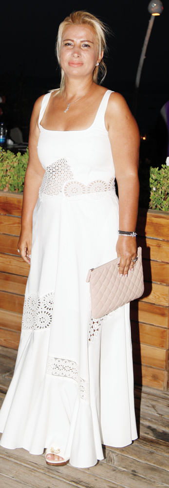 Cemiyetin ünlü isimleri çocuklar için buluştu 