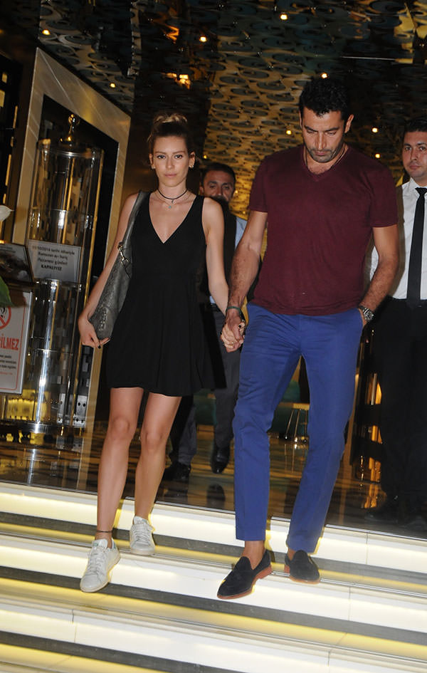 Sinem Kobal ile Kenan İmirzalıoğlu kafaları karıştırdı