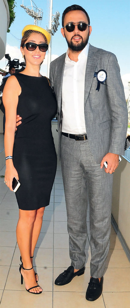 Veliefendi'deki yarış festivalinde şıklık yarışı