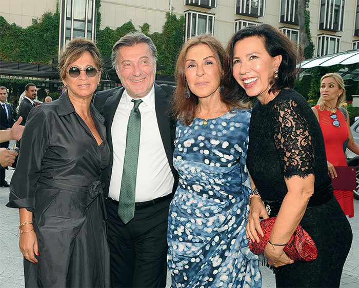 Sadeliği şıklıkla buluşturan düğün