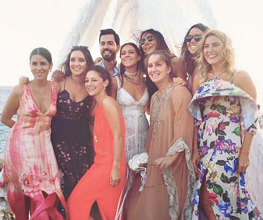 İstanbul'da nikah Mikonos'ta düğün